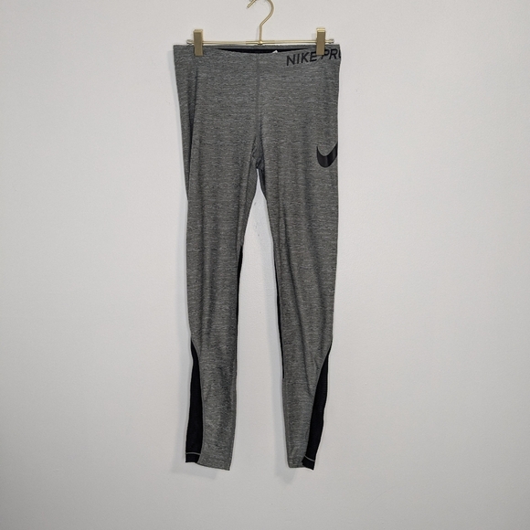 Nike‎ Pro Women's Medium Heather Gray Dri-Fit Crop Tight Fit Training Tights - Picture 1 of 10